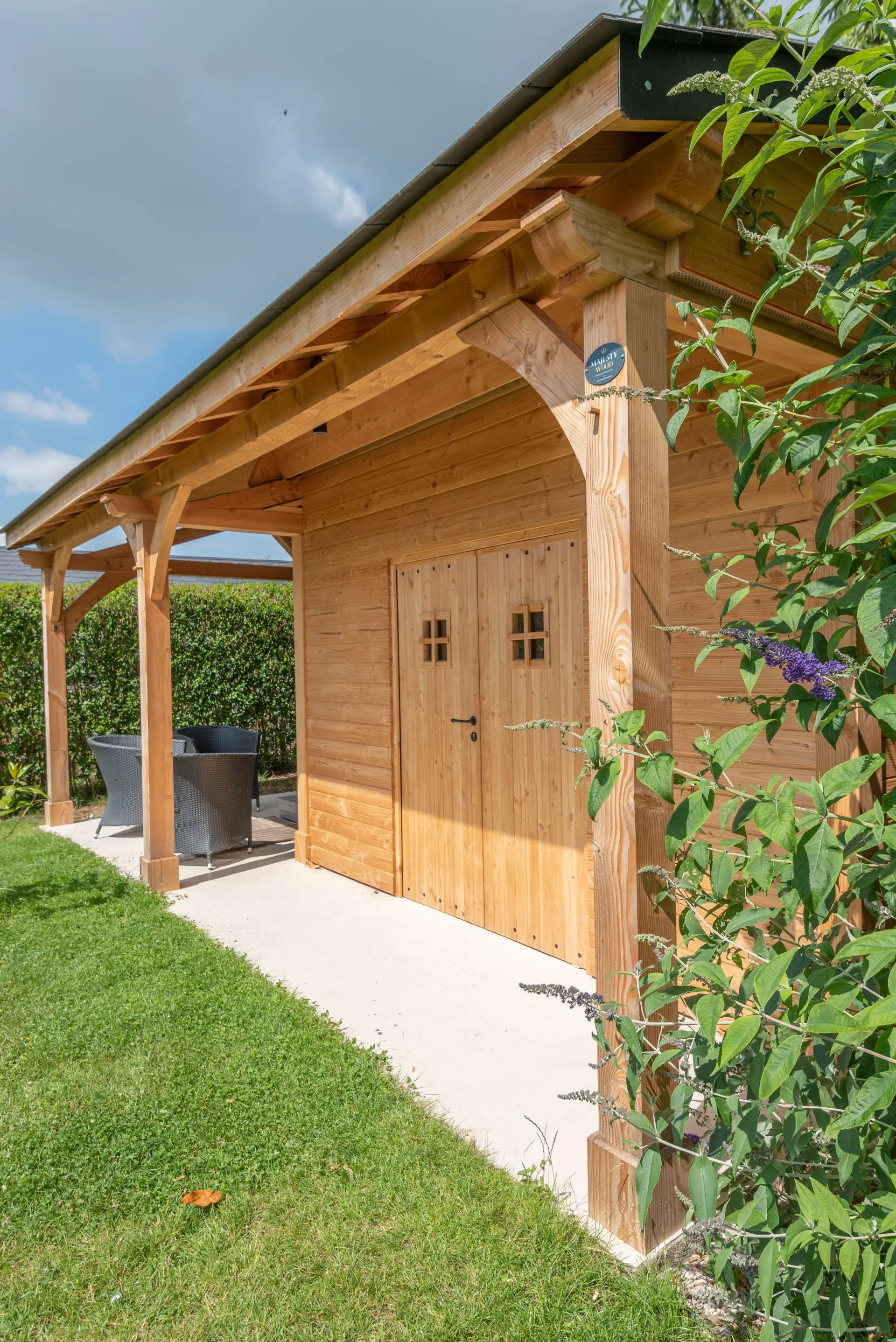 Poolhouse 2 pans avec abri intégré à Jodoigne