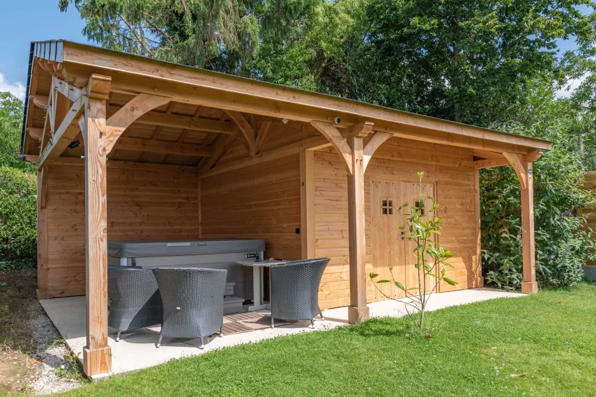 Poolhouse 2 pans avec abri intégré à Jodoigne
