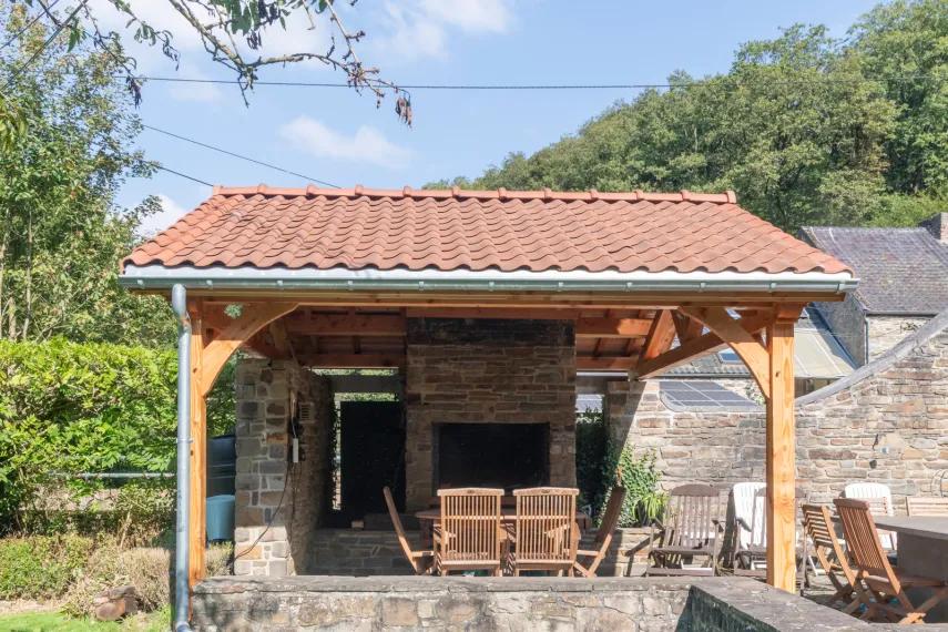 Poolhouse carport
