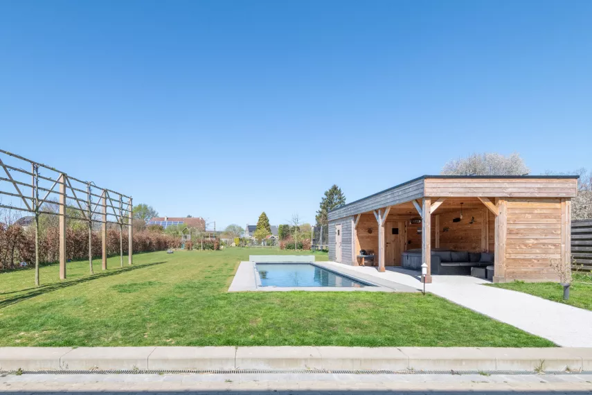 Poolhouse et terrasse couverte à Jodoigne