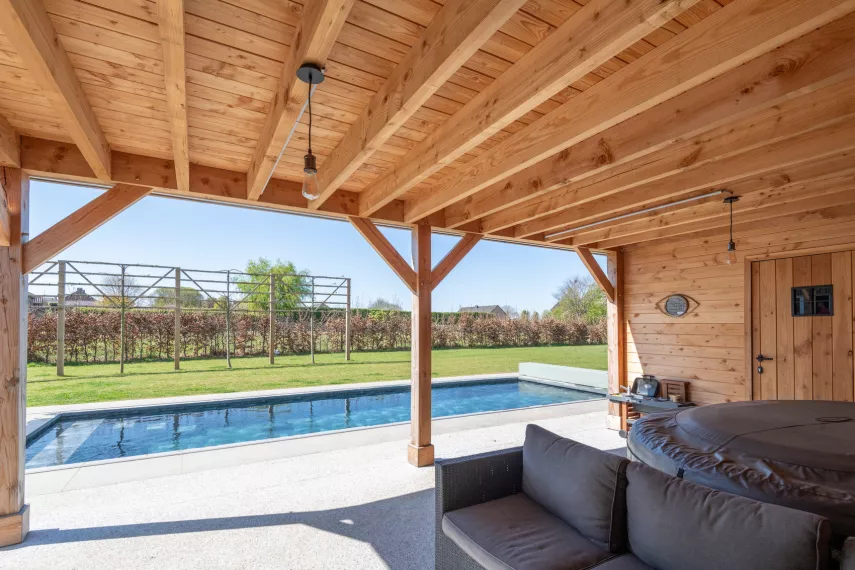 Poolhouse et terrasse couverte à Jodoigne