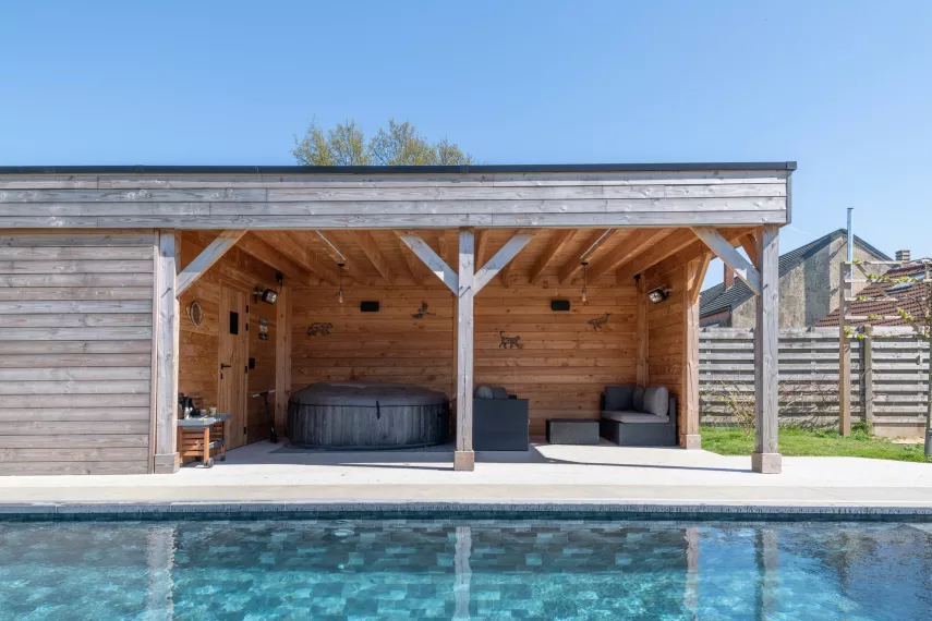 Poolhouse et terrasse couverte à Jodoigne