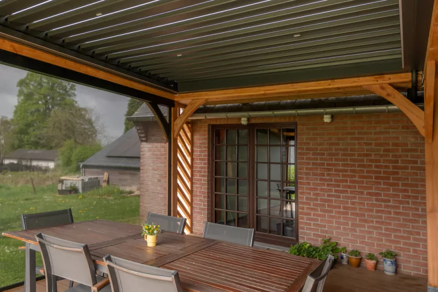 Couverture de terrasse bioclimatique à Villers-le-Gambon