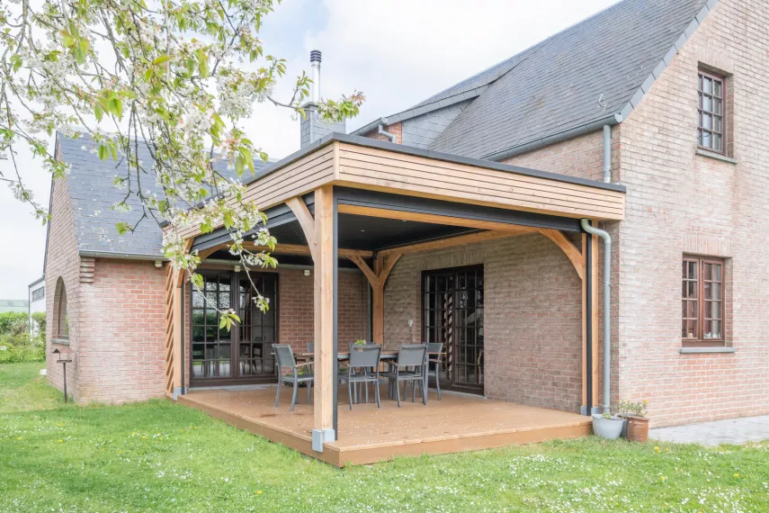 Couverture de terrasse bioclimatique à Villers-le-Gambon