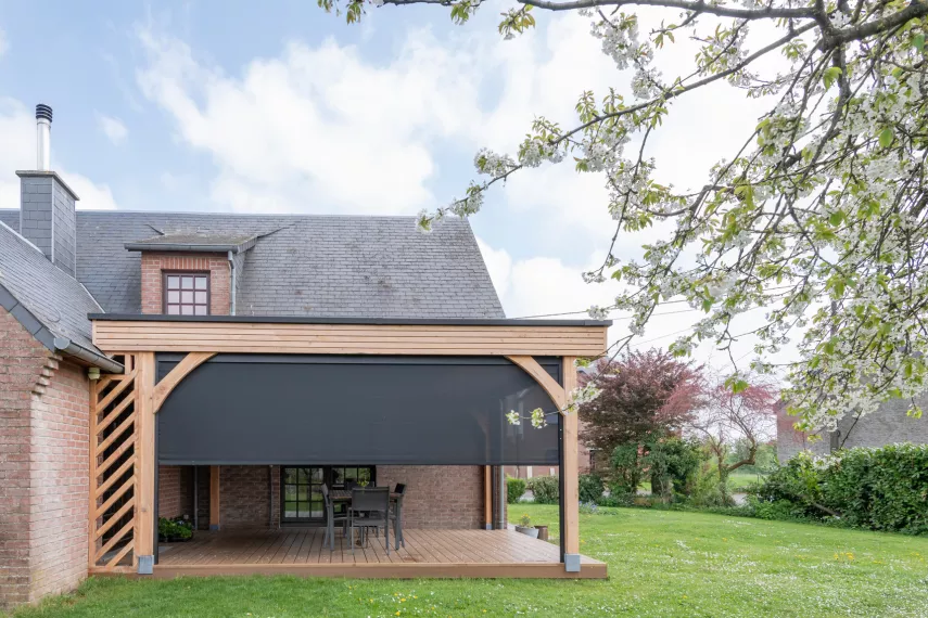 Couverture de terrasse bioclimatique à Villers-le-Gambon