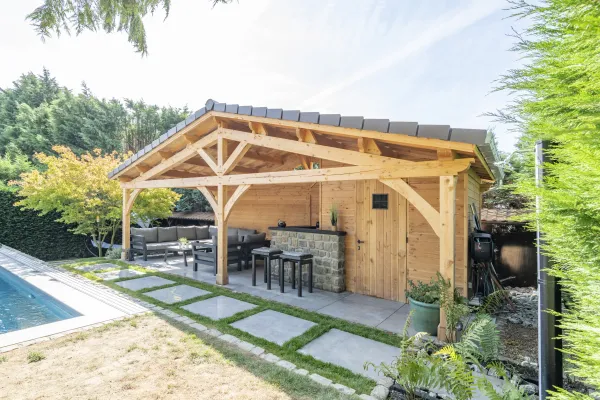 poolhouse.jpg